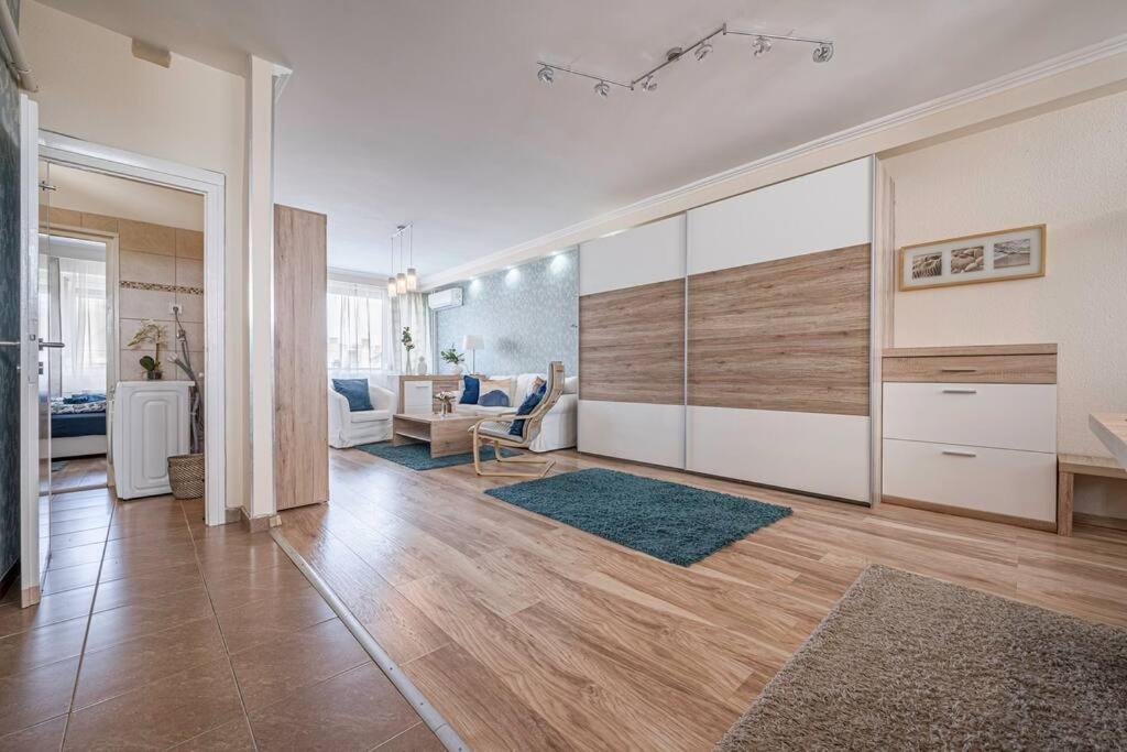 Liszt Ferenc Square Panorama Apt Budapest Eksteriør bilde