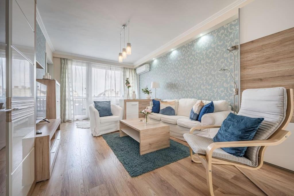 Liszt Ferenc Square Panorama Apt Budapest Eksteriør bilde