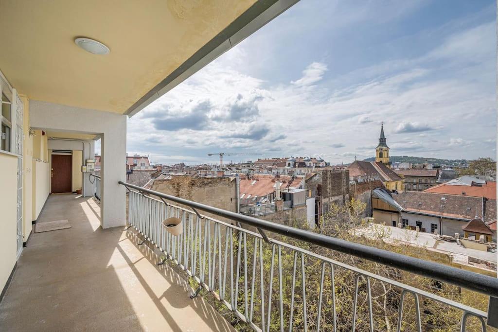 Liszt Ferenc Square Panorama Apt Budapest Eksteriør bilde