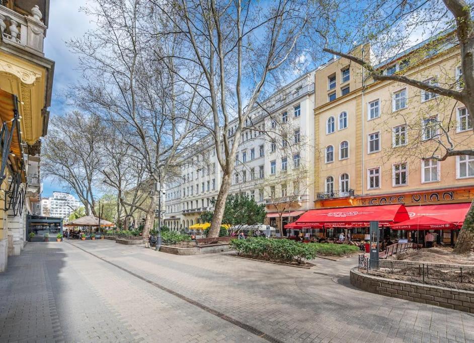 Liszt Ferenc Square Panorama Apt Budapest Eksteriør bilde
