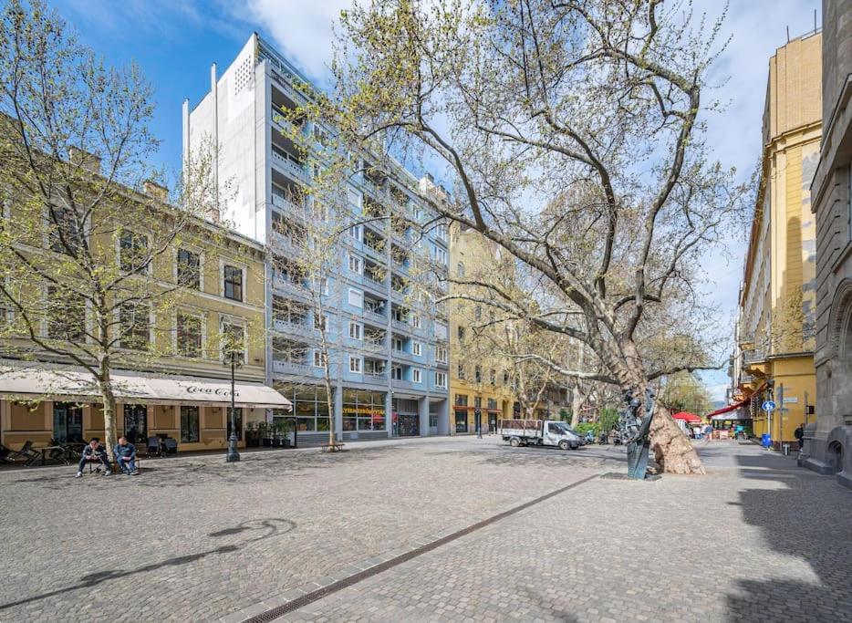 Liszt Ferenc Square Panorama Apt Budapest Eksteriør bilde