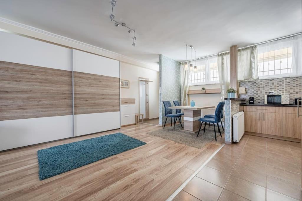 Liszt Ferenc Square Panorama Apt Budapest Eksteriør bilde