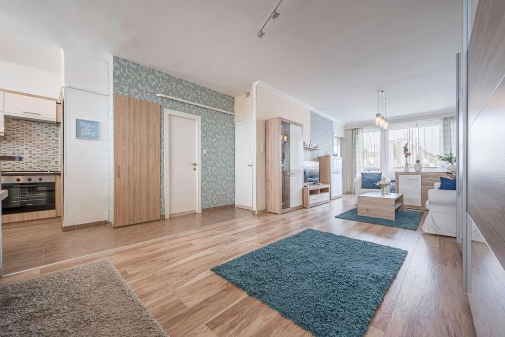 Liszt Ferenc Square Panorama Apt Budapest Eksteriør bilde